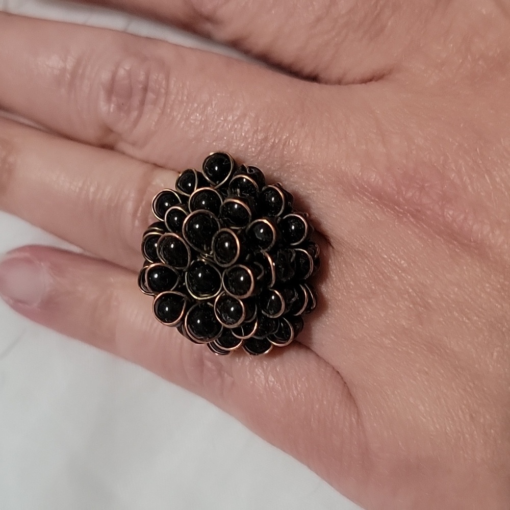 Black ball large bronze ring